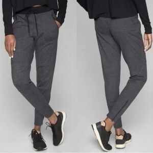 Athleta Flux Grey Jogger Pants Zipper Pocket Paneled Joggers in Charcoal, Size S